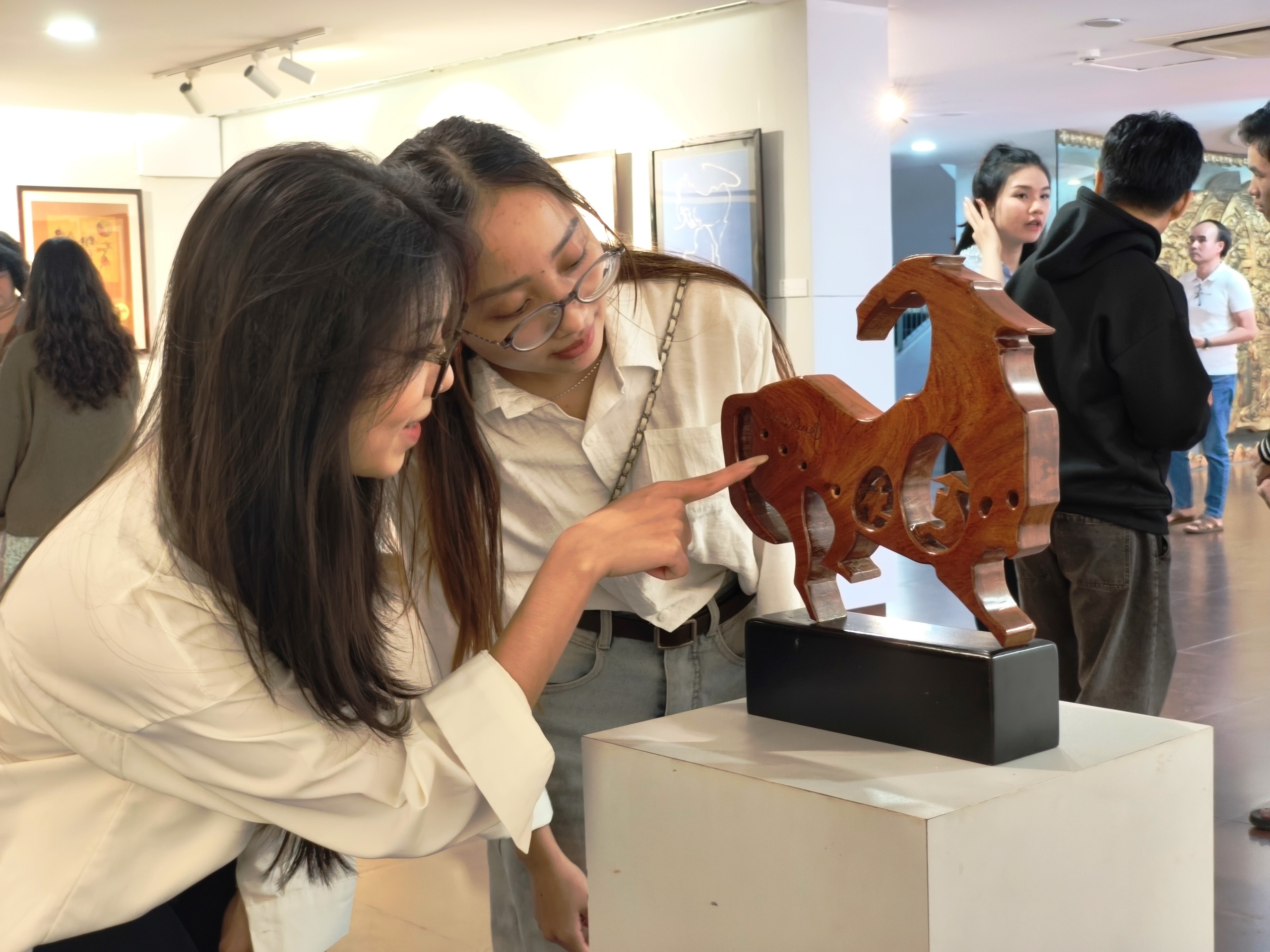 Bị ngựa đá rơi vào trẹt ớt, danh họa Lê Bá Đảng 'ám ảnh' hình tượng ngựa- Ảnh 24. Bị ngựa đá rơi vào trẹt ớt, danh họa Lê Bá Đảng 'ám ảnh' hình tượng ngựa- Ảnh 24.