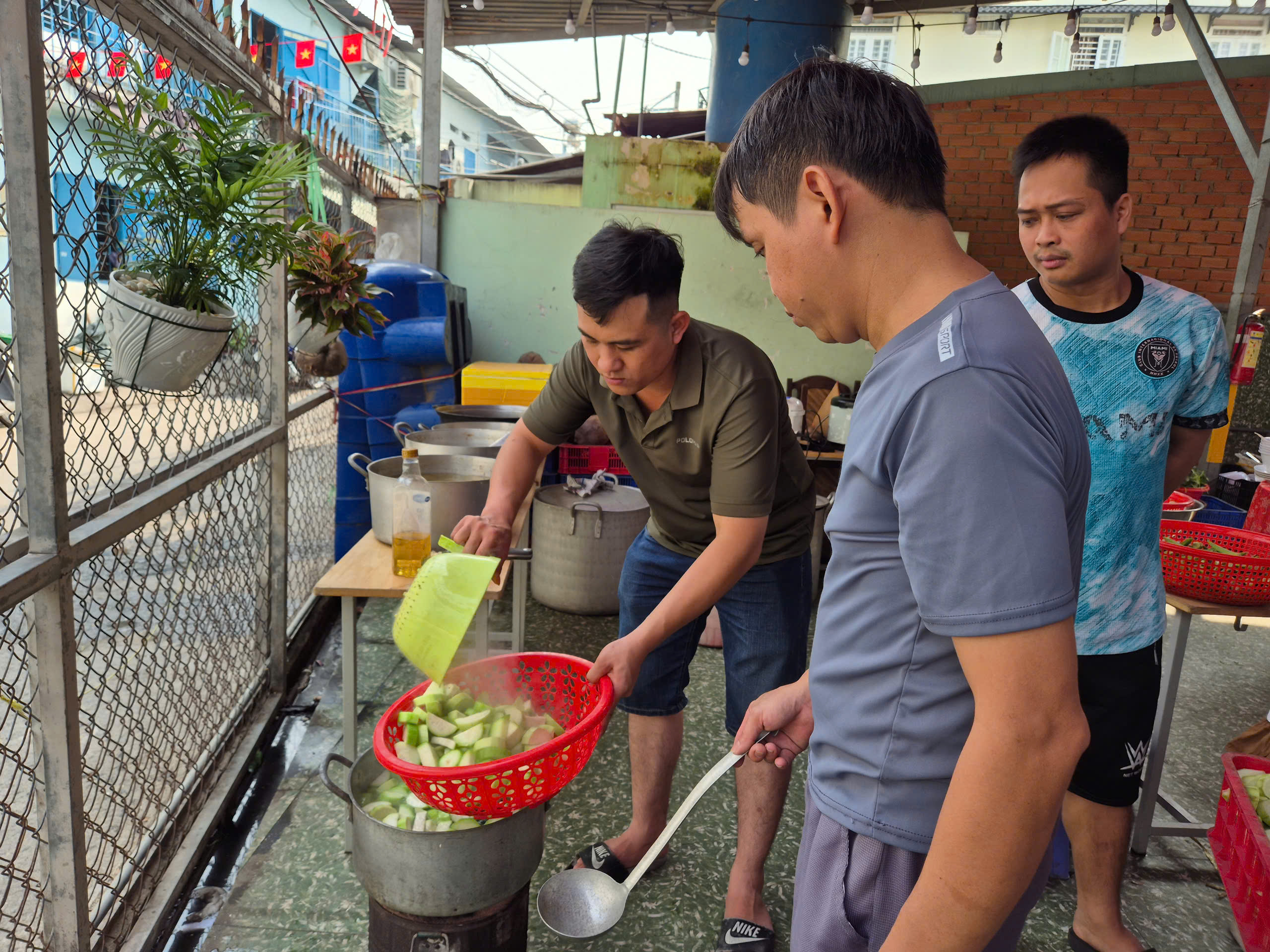 Những chủ trọ hào sảng góp Tết cho công nhân – lao động - Ảnh 6.