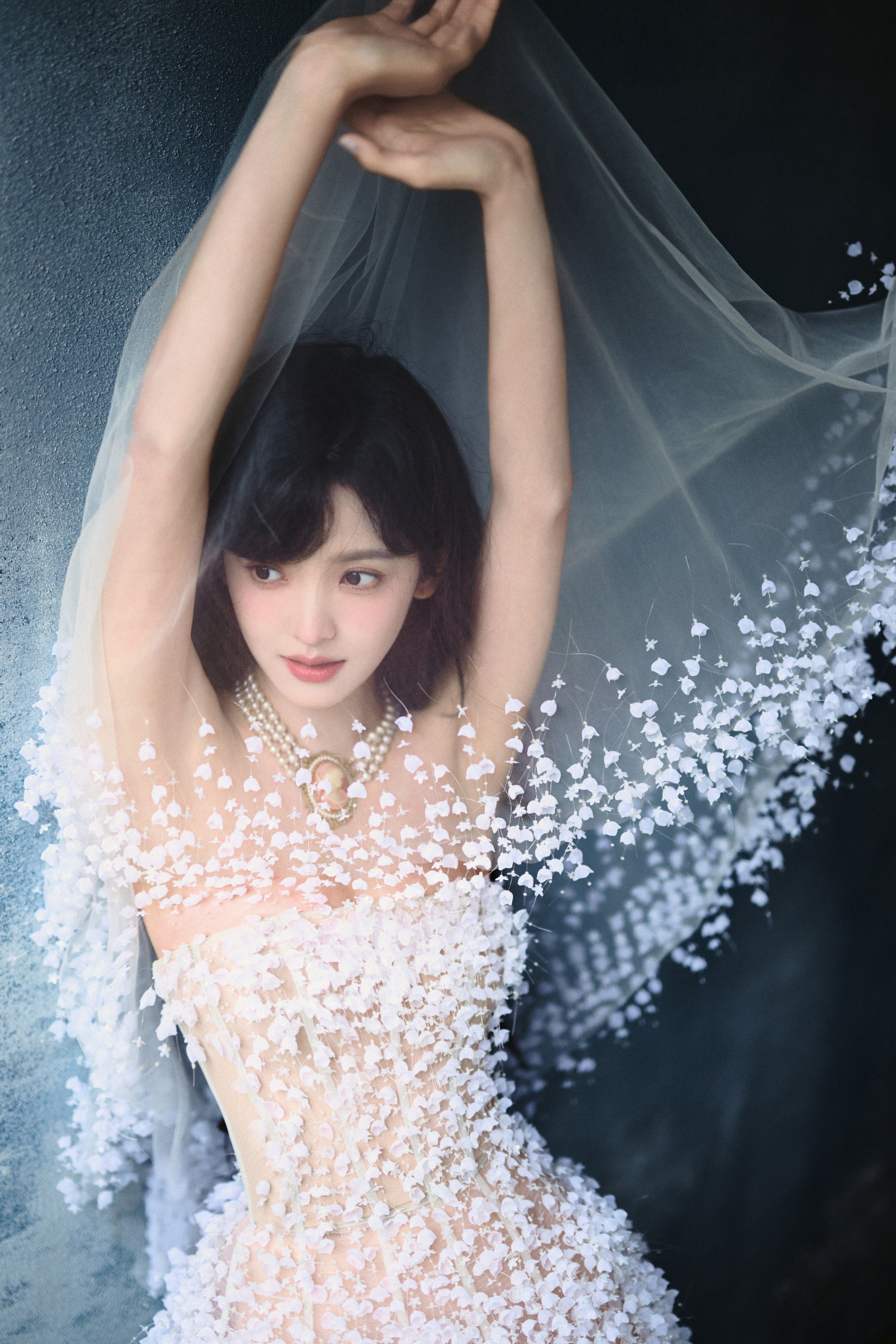 Thời trang Việt Nam đang phi nước đại trên những đại lộ lớn nhất thế giới 10 1771296689 334 Thoi trang Viet Nam dang phi nuoc dai tren nhung