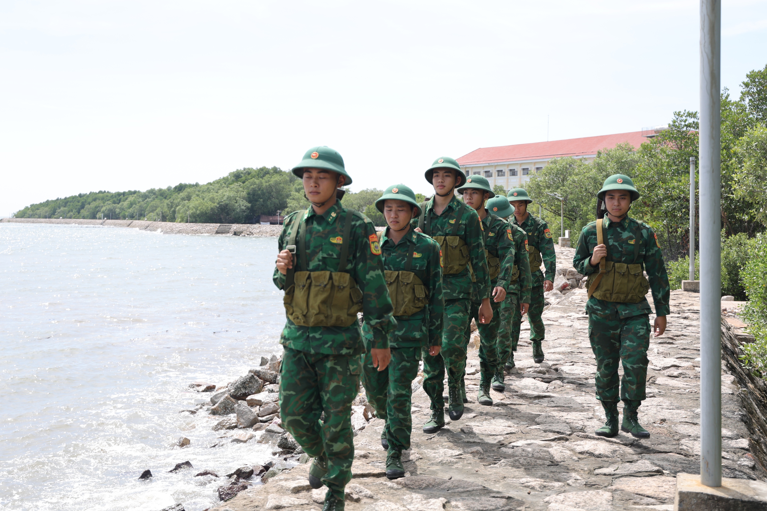 Xuân về trên xã đảo Thạnh An: Niềm vui của chiến sĩ biên phòng 2026 - Ảnh 4. Xuân về trên xã đảo Thạnh An: Niềm vui của chiến sĩ biên phòng 2026 - Ảnh 4.