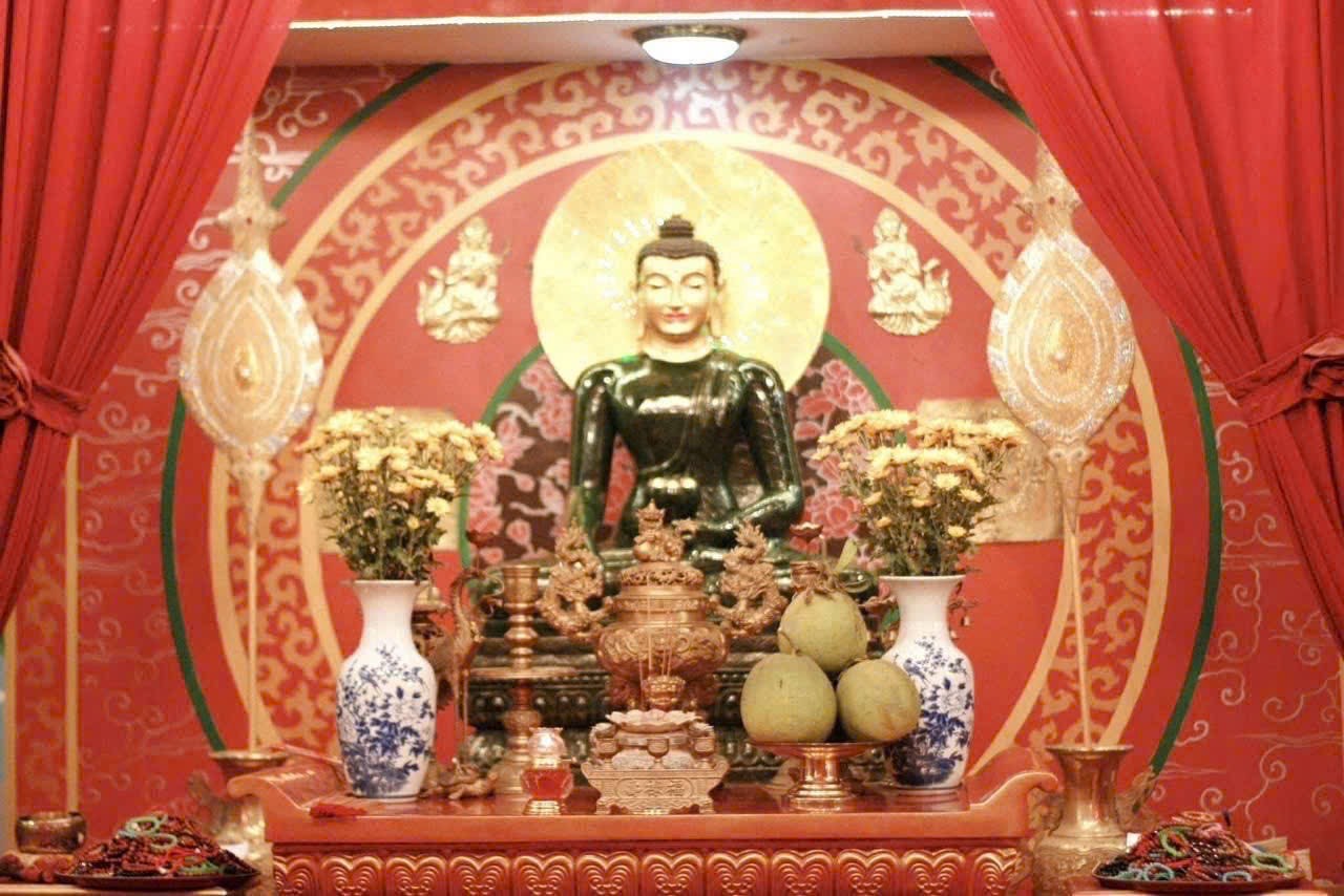 Mùng 1 Tết, “biển người” đổ về Miếu Bà Chúa Xứ núi Sam 8 Mùng 1 Tết, “biển người” đổ về Miếu Bà Chúa Xứ núi Sam - Ảnh 8.