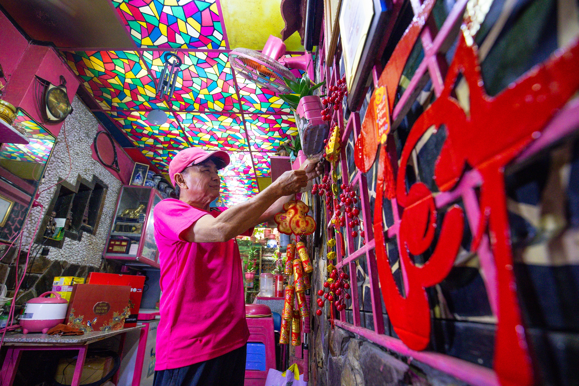 Người đàn ông một mình đón giao thừa trong căn nhà toàn màu hồng ở TP.HCM: Người đàn ông một mình đón giao thừa trong căn nhà toàn màu hồng ở TP.HCM: