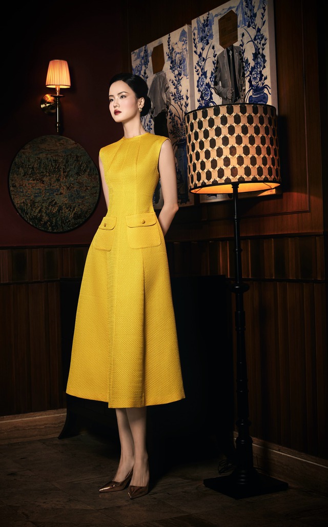 Mùa xuân, nàng xinh đẹp và quý phái trong những chiếc váy cổ điển- Ảnh 4. Mùa xuân, nàng xinh đẹp và quý phái trong những chiếc váy cổ điển- Ảnh 4.