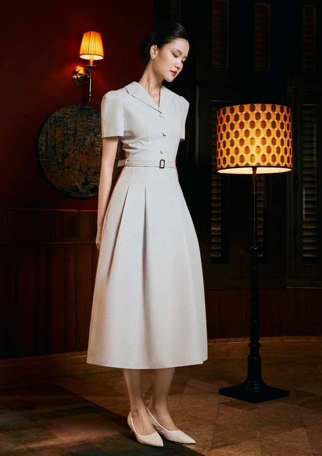 Mùa xuân, nàng xinh đẹp và quý phái trong những chiếc váy cổ điển- Ảnh 6. Mùa xuân, nàng xinh đẹp và quý phái trong những chiếc váy cổ điển- Ảnh 6.