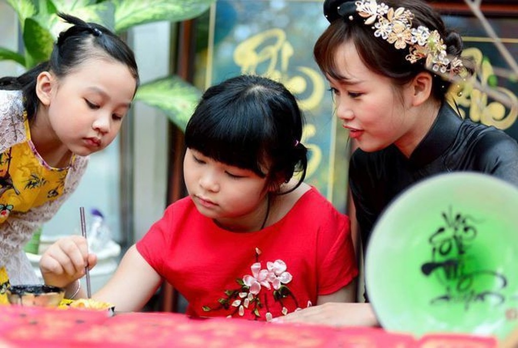 Vì sao “mồng một Tết cha, mồng hai Tết mẹ, mồng ba Tết thầy”? - 2