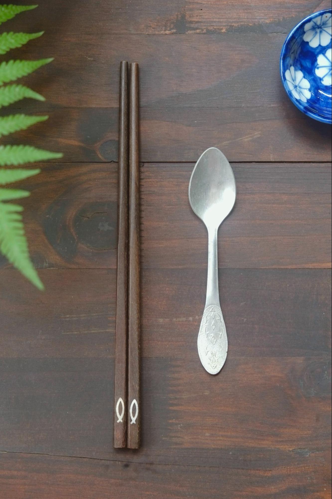 Đôi đũa đầu năm - món quà nhỏ mang theo lời chúc đủ đầy- Ảnh 2.