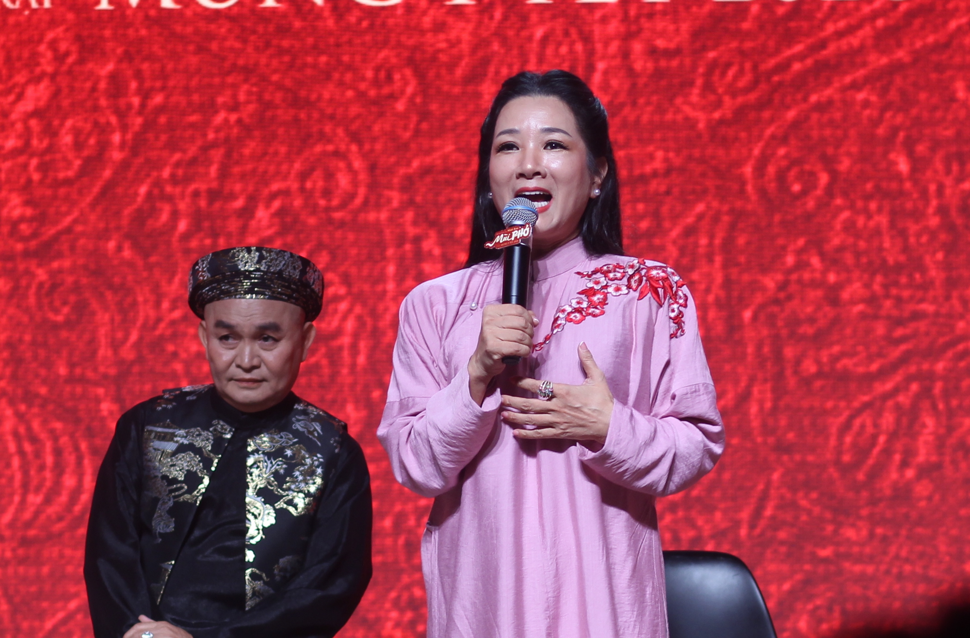 Việt Nam có cặp đôi cả đời bị đồn là vợ chồng: Nhà trai giàu bậc nhất showbiz, nhà gái bao năm vẫn đẹp hú hồn- Ảnh 3. Việt Nam có cặp đôi cả đời bị đồn là vợ chồng: Nhà trai giàu bậc nhất showbiz, nhà gái bao năm vẫn đẹp hú hồn- Ảnh 3.