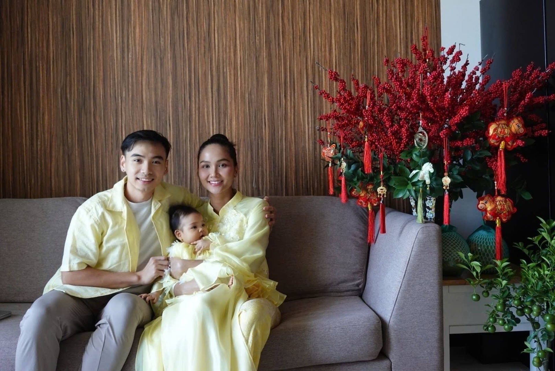 Mùng 1 Tết của loạt mỹ nhân Việt lấy chồng thiếu gia: Đỗ Thị Hà gây chú ý - 7