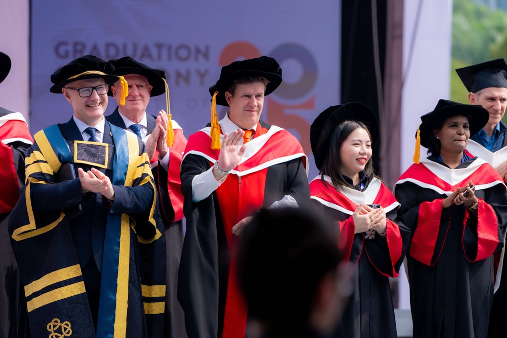 GS.TS Rick Bennett: “Người phương Tây cũng ghen tị với Tết Việt”! - 3