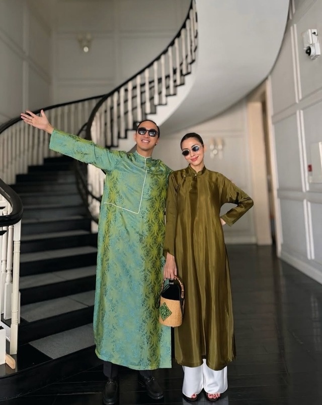 Đến hẹn lại lên: Tăng Thanh Hà và chồng doanh nhân diện áo dài, nắm chặt tay ngày mùng 1 Tết!