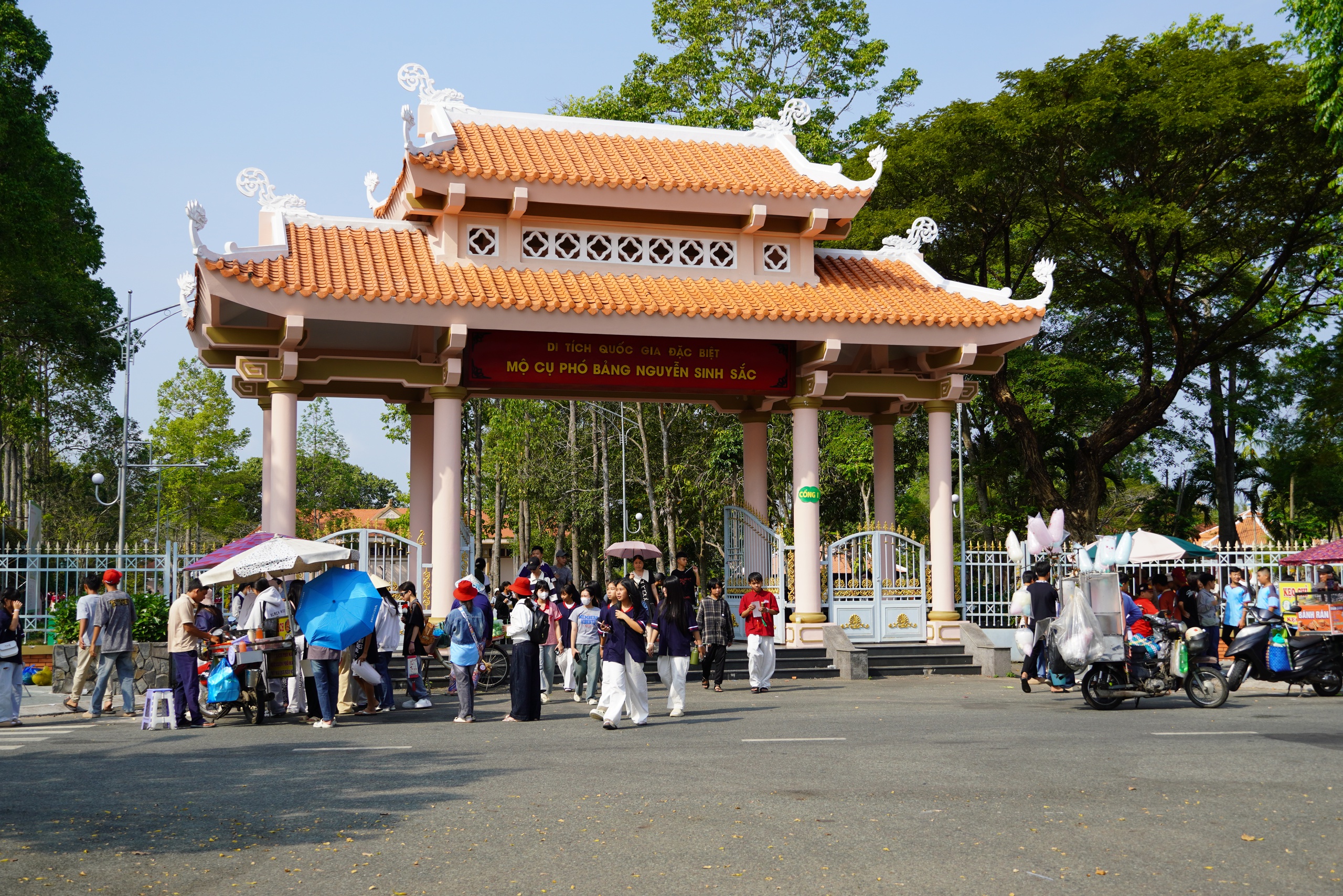 Những “địa chỉ đỏ” không thể bỏ qua khi đến Đồng Tháp 3 Những “địa chỉ đỏ” không thể bỏ qua khi đến Đồng Tháp - Ảnh 3.