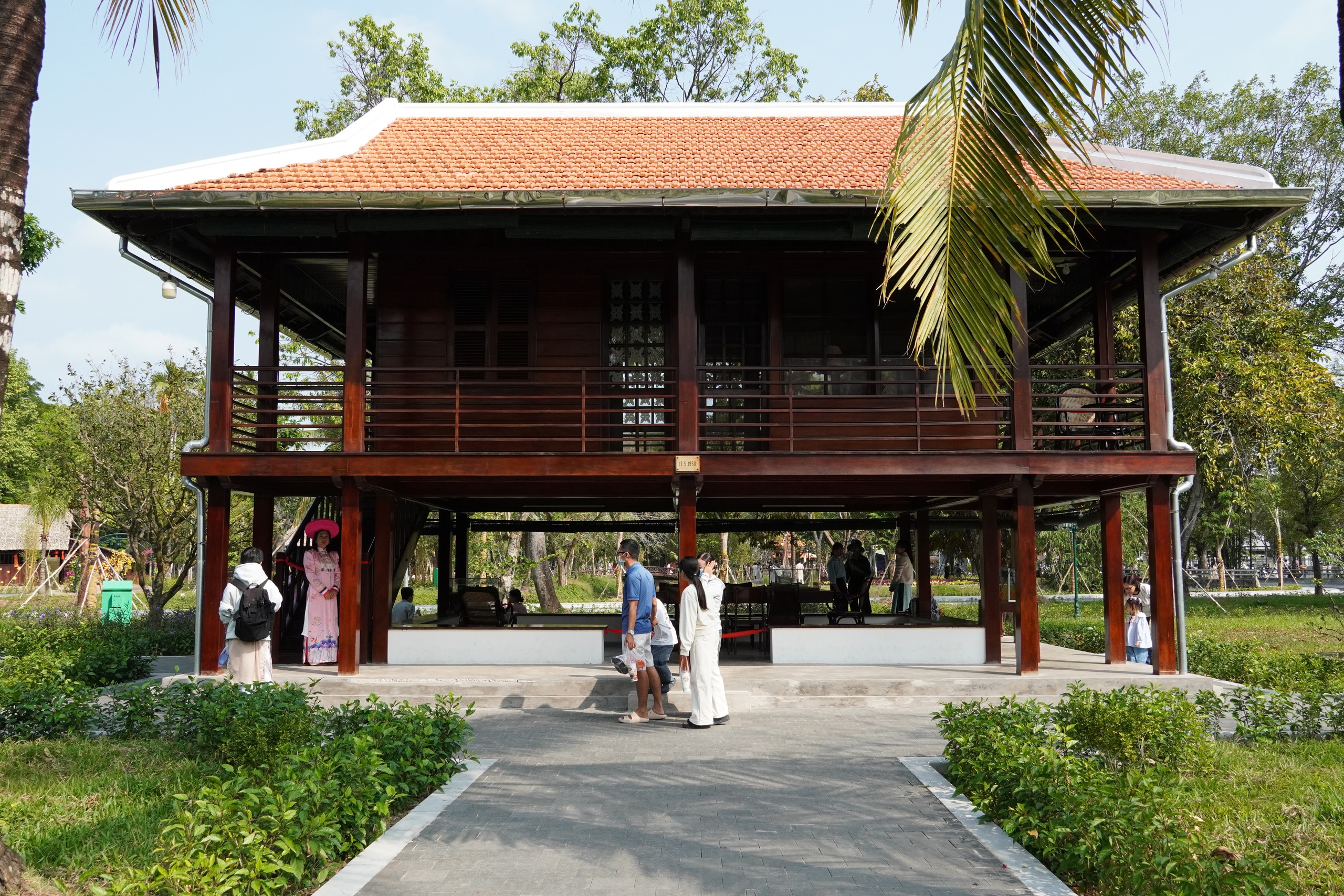 Những “địa chỉ đỏ” không thể bỏ qua khi đến Đồng Tháp 10 Những “địa chỉ đỏ” không thể bỏ qua khi đến Đồng Tháp - Ảnh 10.