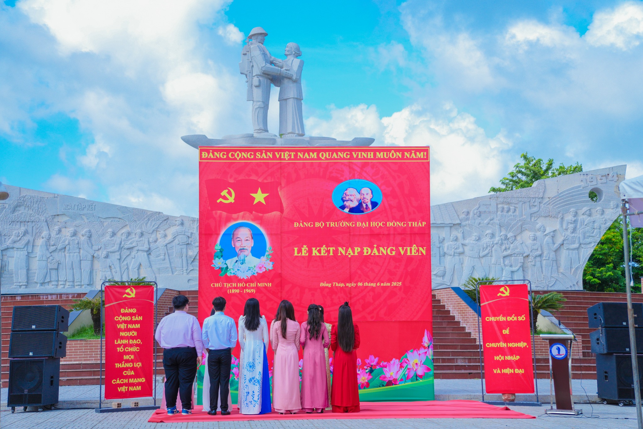 Những “địa chỉ đỏ” không thể bỏ qua khi đến Đồng Tháp 32 Những “địa chỉ đỏ” không thể bỏ qua khi đến Đồng Tháp - Ảnh 32.