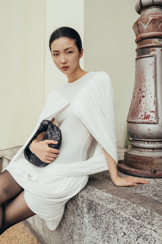 Chọn phong cách tối giản, nàng mặc đẹp cả năm 2026- Ảnh 2. Chọn phong cách tối giản, nàng mặc đẹp cả năm 2026- Ảnh 2.