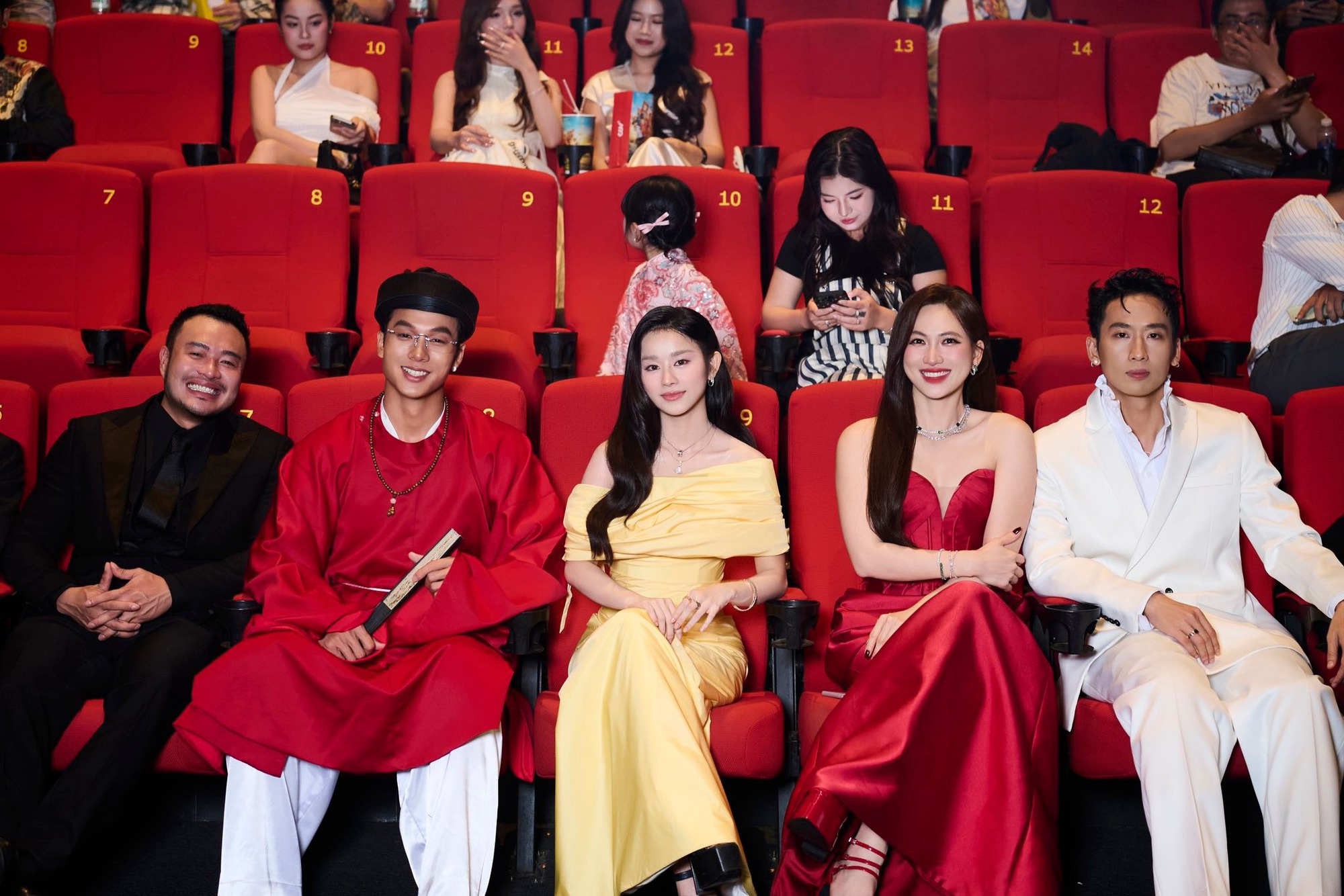 Phim Việt có tổ hợp visual bùng cháy xứng đáng nổi tiếng hơn, nữ chính được tung hô “đẹp nhất Việt Nam” cũng chả sai- Ảnh 7. Phim Việt có tổ hợp visual bùng cháy xứng đáng nổi tiếng hơn, nữ chính được tung hô “đẹp nhất Việt Nam” cũng chả sai- Ảnh 7.