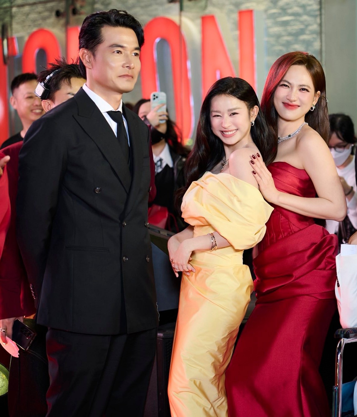 Phim Việt có tổ hợp visual bùng cháy xứng đáng nổi tiếng hơn, nữ chính được tung hô “đẹp nhất Việt Nam” cũng chả sai- Ảnh 8. Phim Việt có tổ hợp visual bùng cháy xứng đáng nổi tiếng hơn, nữ chính được tung hô “đẹp nhất Việt Nam” cũng chả sai- Ảnh 8.