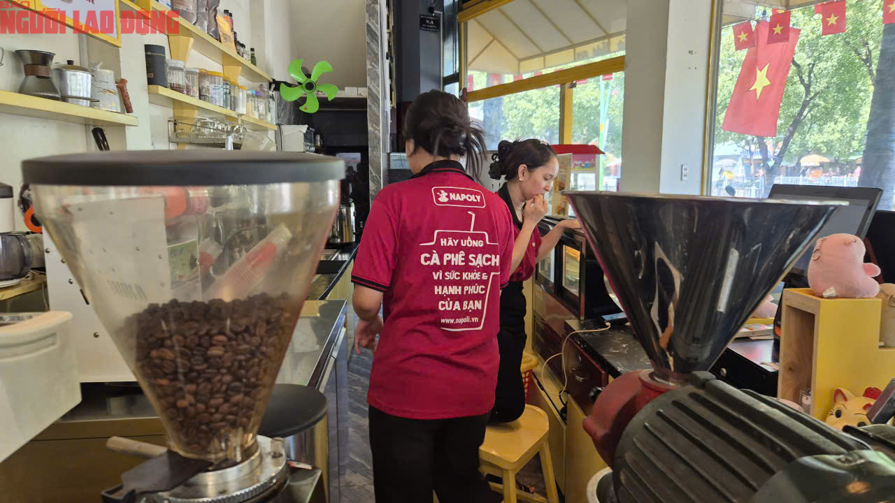 Bán quán xuyên Tết 2026 có phải là hốt bạc cho chủ quán ở TPHCM? - Ảnh 4. Bán quán xuyên Tết 2026 có phải là hốt bạc cho chủ quán ở TPHCM? - Ảnh 4.