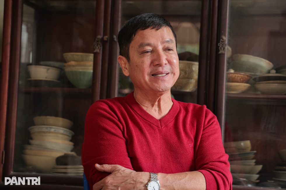 NSƯT Chí Trung tuổi 65 và Tết ấm áp bên bạn gái Á hậu kém 18 tuổi - 4