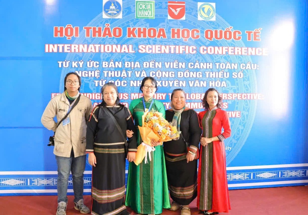 Hành trình từ nương rẫy trở thành nữ Phó Giáo sư đầu tiên của người Êđê - 5