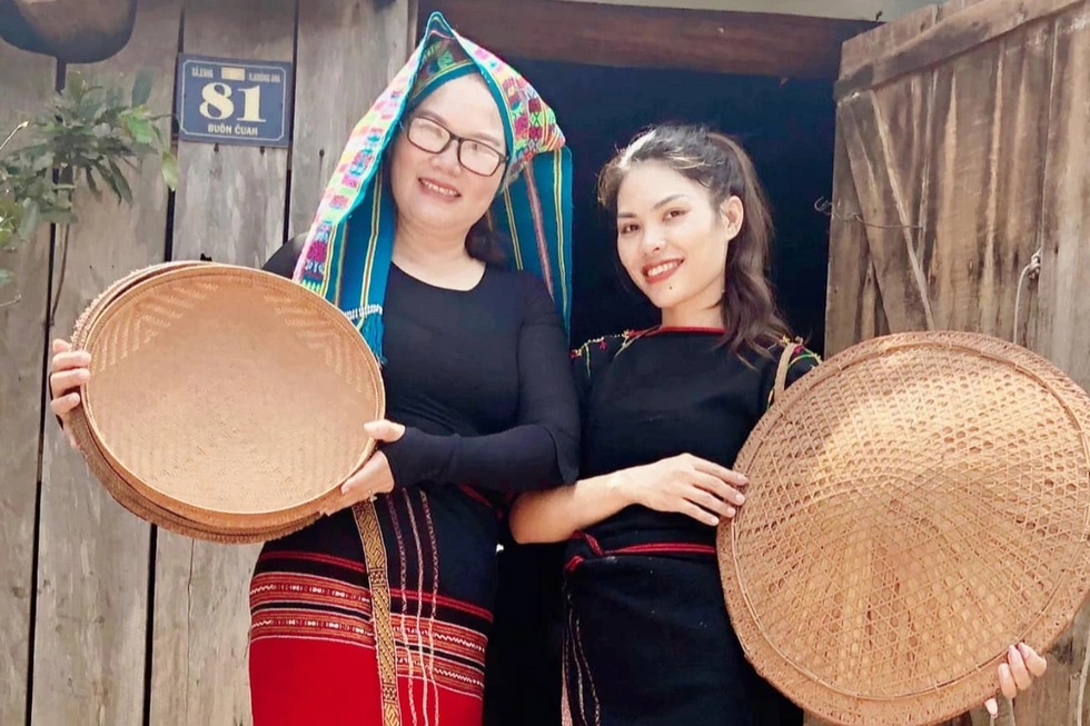 Hành trình từ nương rẫy trở thành nữ Phó Giáo sư đầu tiên của người Êđê - 6