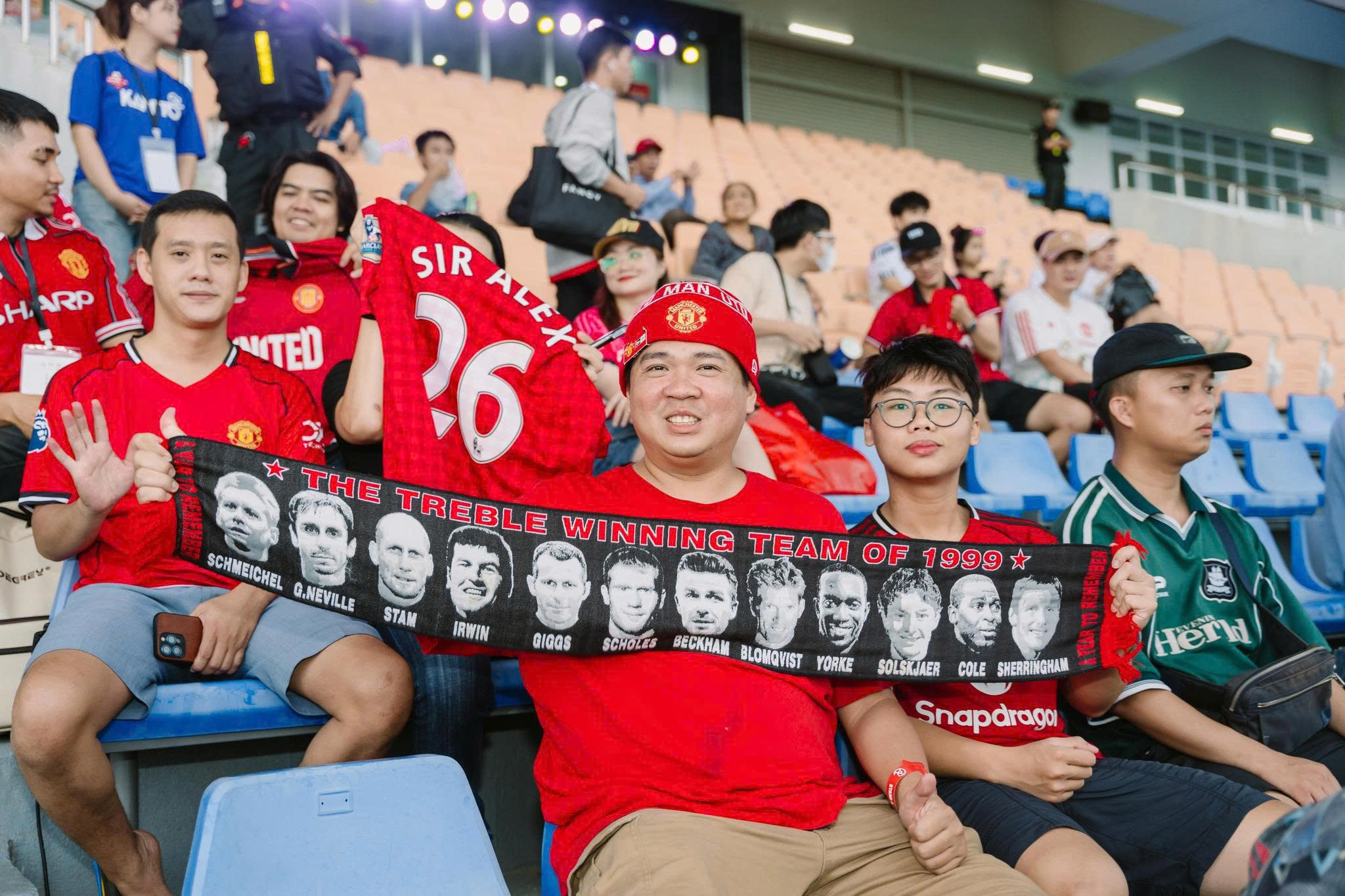 Từ chuyện bóng đá châu Âu chúc Tết người Việt 4 Từ chuyện bóng đá châu Âu chúc Tết người Việt - Ảnh 4.