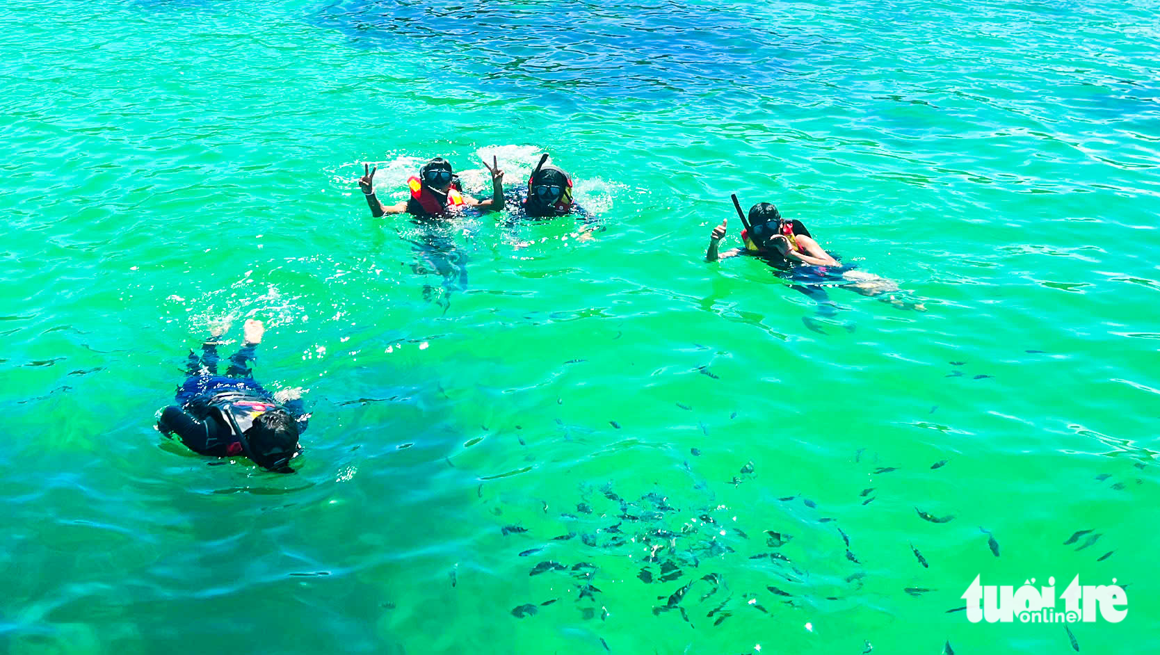 Khách quốc tế chọn trải nghiệm tour 3 đảo để chụp ảnh và lặn ngắm san hô ở Phú Quốc dịp Tết - Ảnh 5.