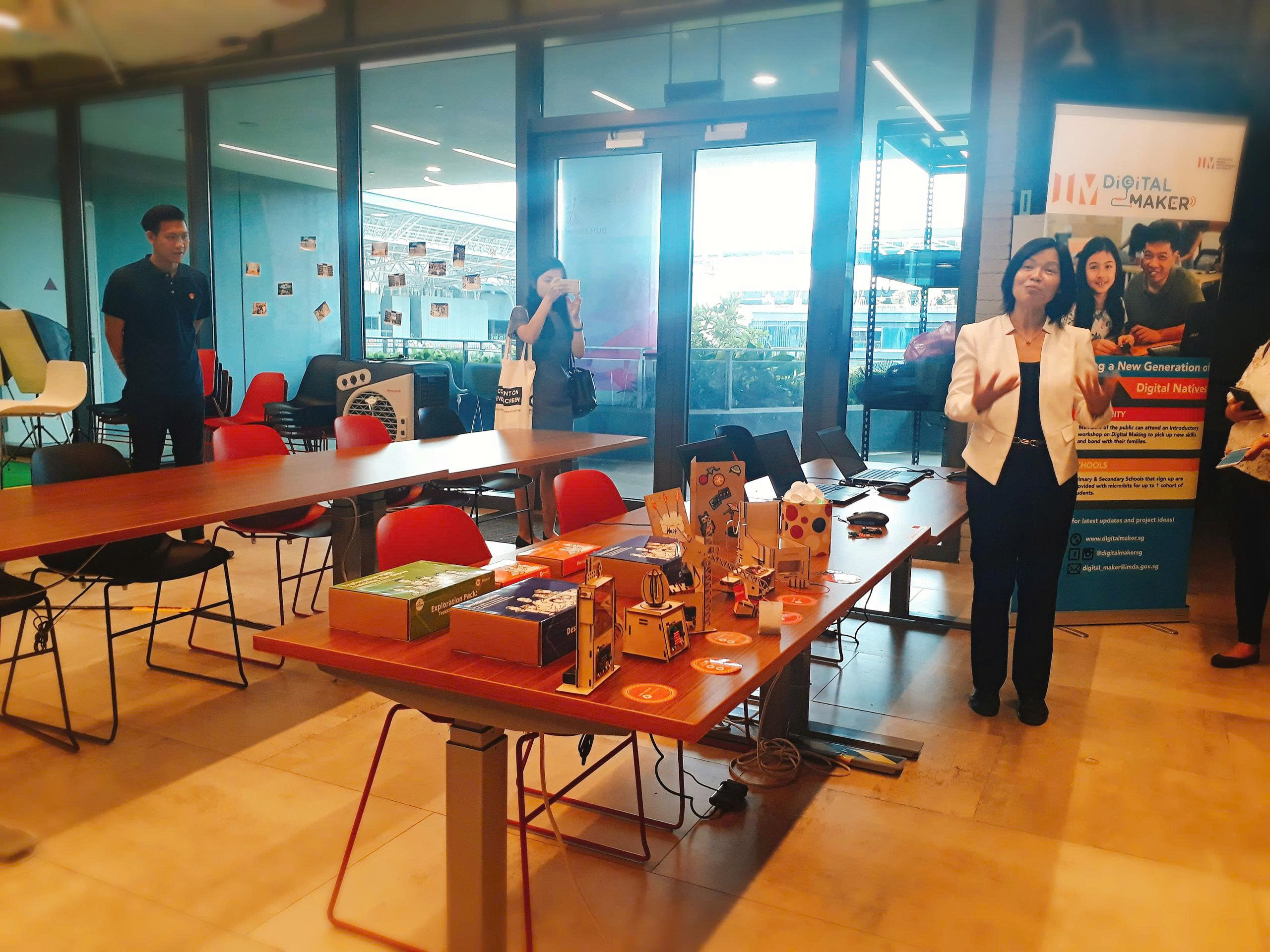 Khám phá thư viện hiện đại: Không gian sáng tạo trong thế giới ngày nay - Ảnh 7.