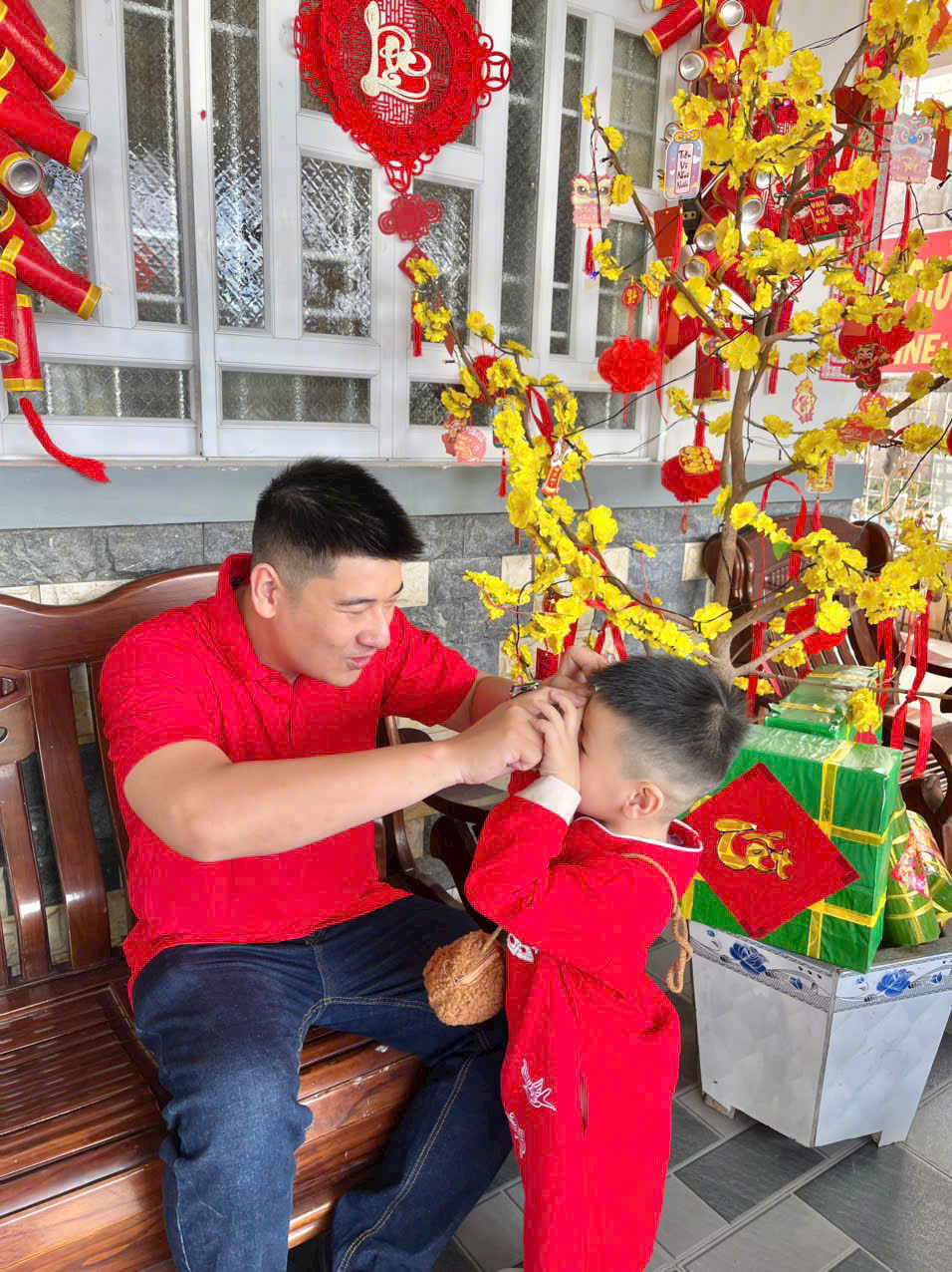 Tết xa quê vẫn ấm áp: Khi người xa xứ tự giữ lửa mùa xuân - Ảnh 3.