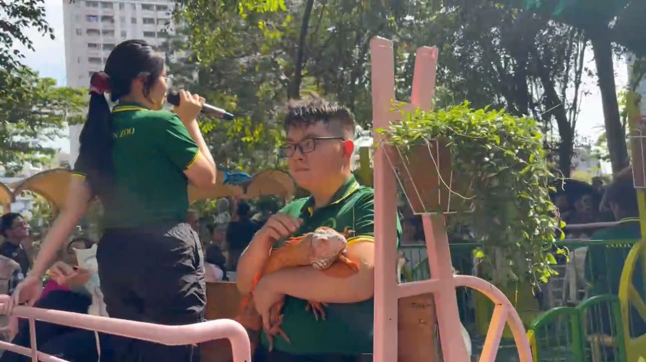 Người dân đổ xô về Thảo Cầm Viên mùng 2 Tết - Ảnh 3.