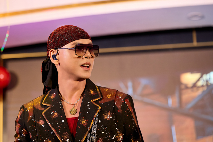 Nam ca sĩ Việt kiếm tiền hàng năm nhờ một bản hit ''quốc dân'' giờ ra sao?- Ảnh 2.