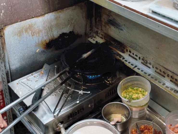 Khách Mỹ ngỡ ngàng với món đặc sản Việt Nam thơm ngon chế biến chỉ 20 giây