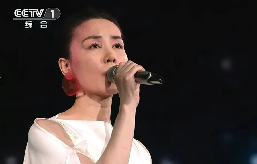 Vương Phi khiến dư luận dậy sóng- Ảnh 2.