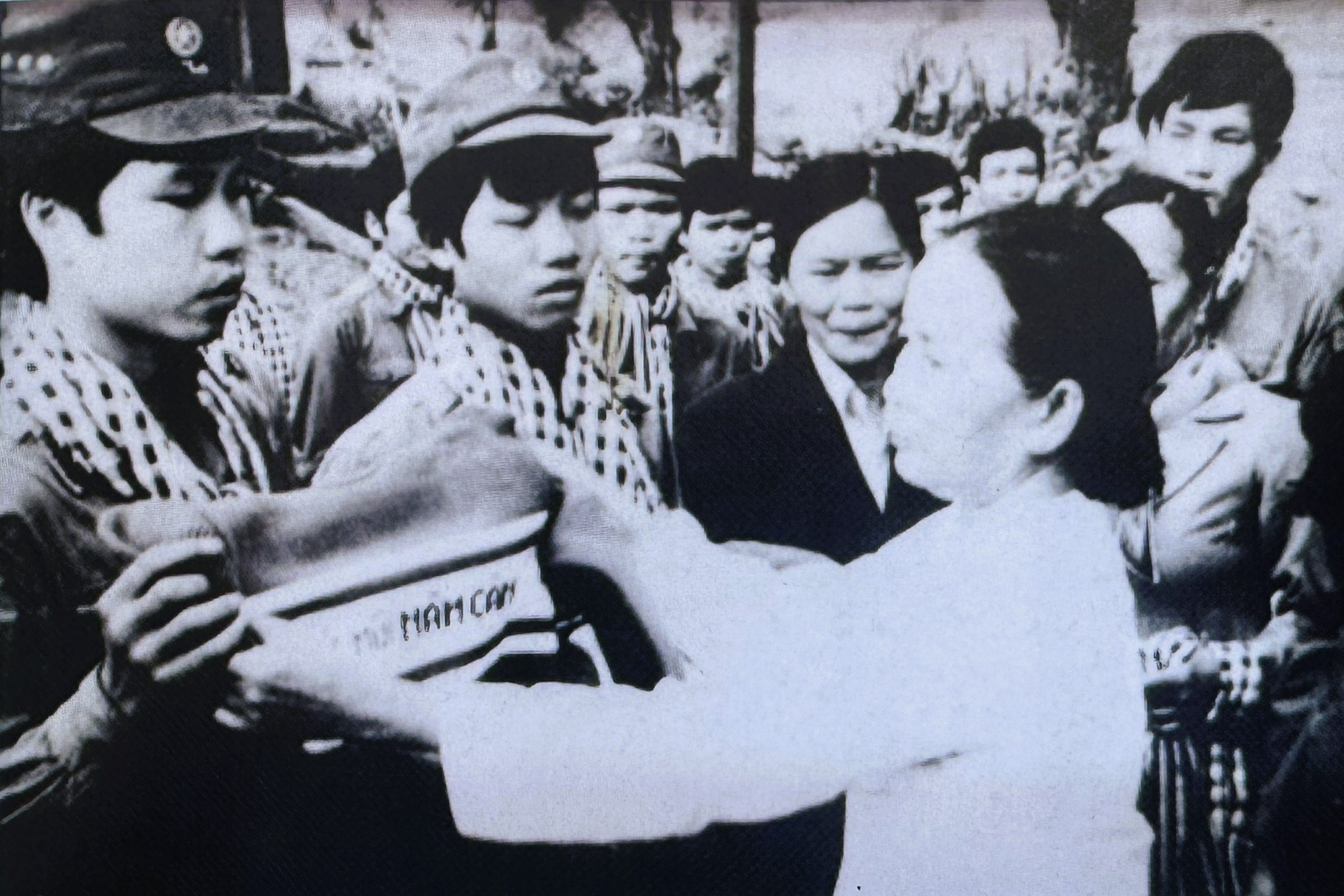 Cổ tích ở Lạng Sơn: Phải cứu dân- Ảnh 15.