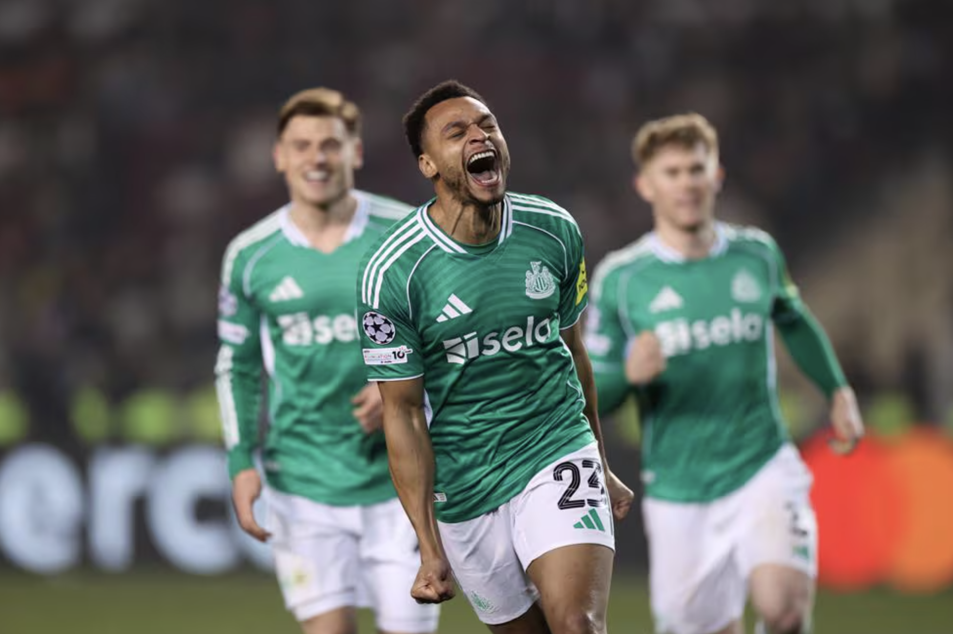 Anthony Gordon rực sáng với 