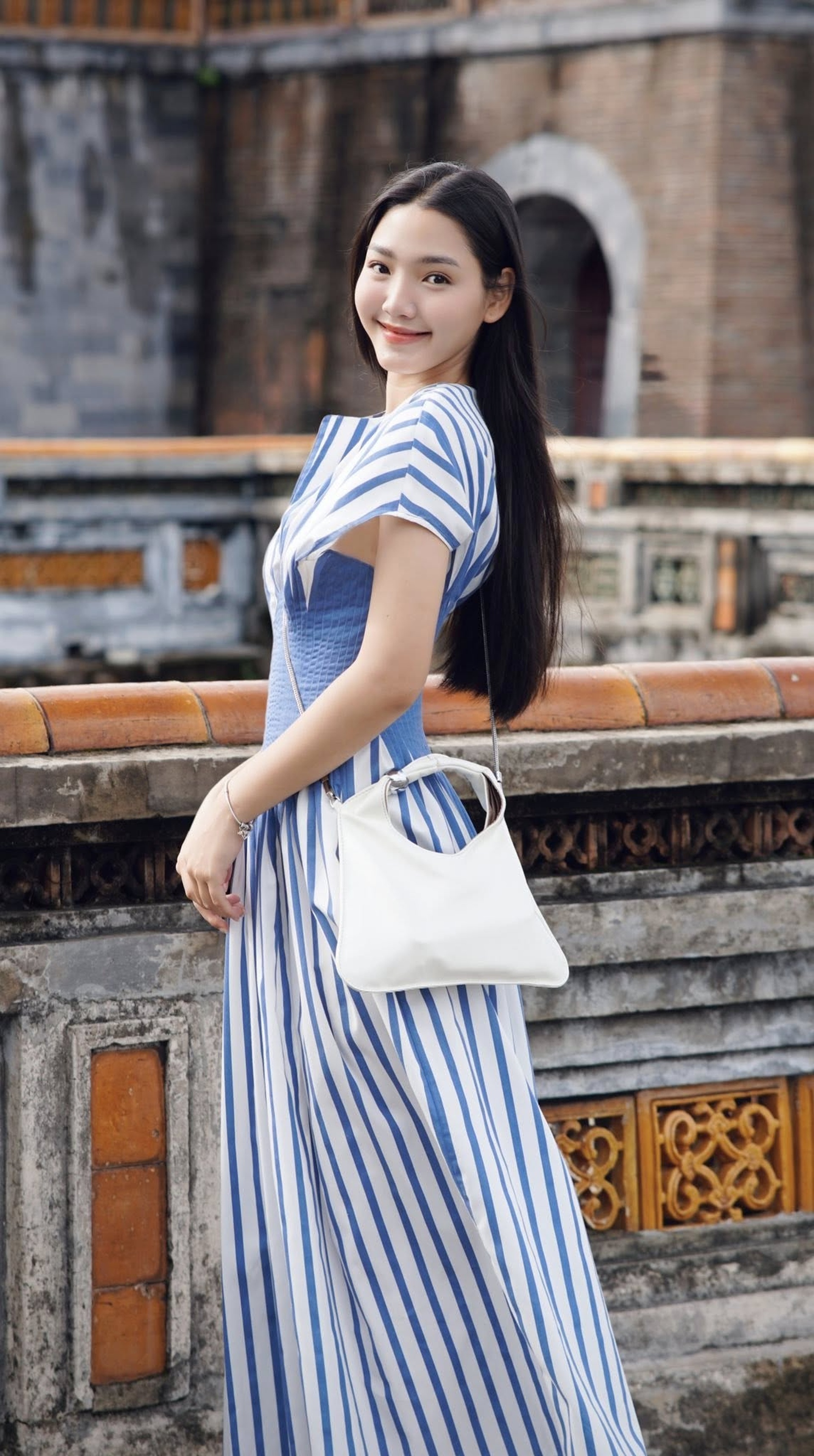 Nhan sắc nữ chính 18 tuổi từng gây tranh cãi khi đóng phim Tết Trường Giang - 7