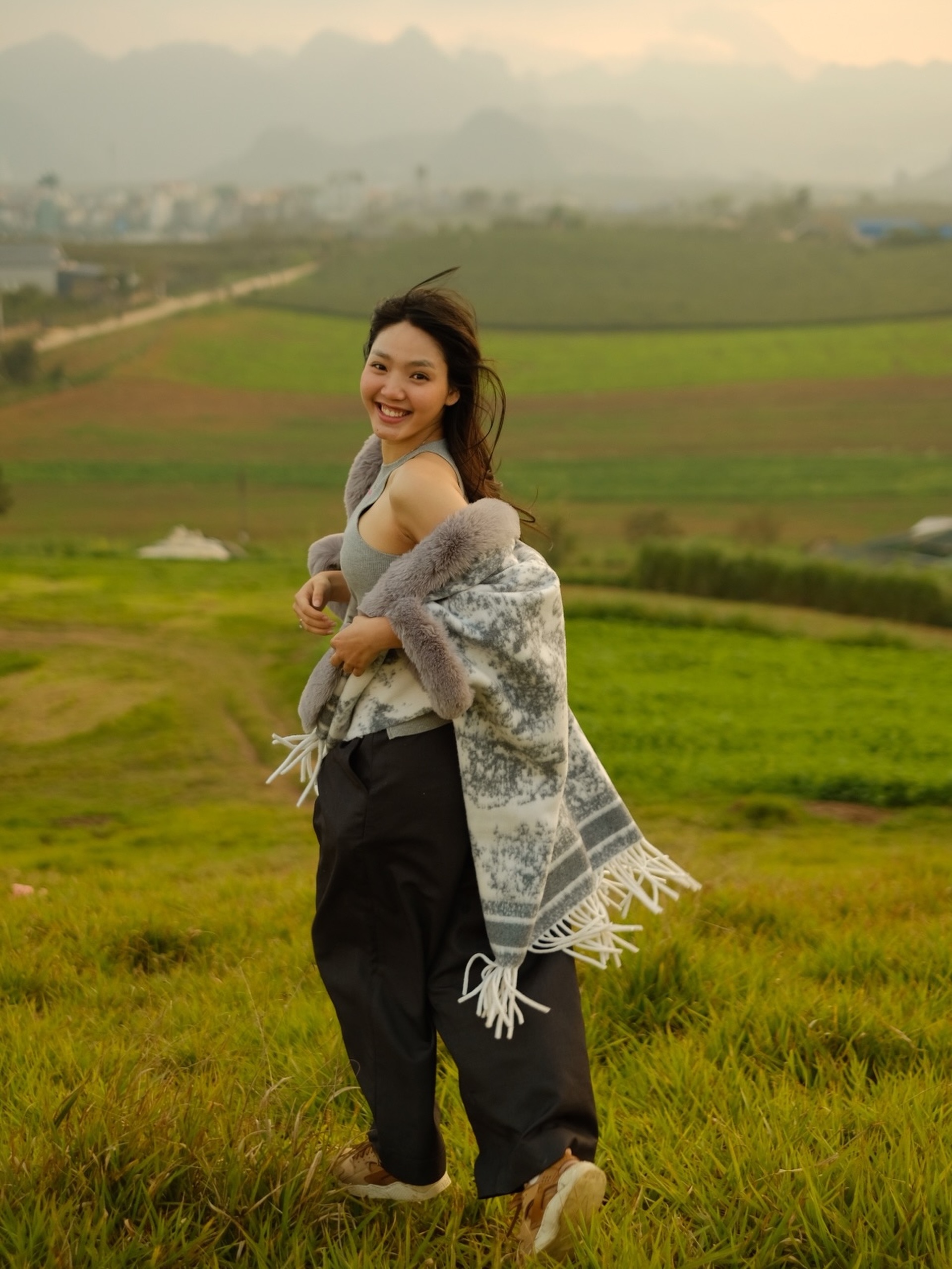 Nhan sắc nữ chính 18 tuổi từng gây tranh cãi khi đóng phim Tết Trường Giang - 11