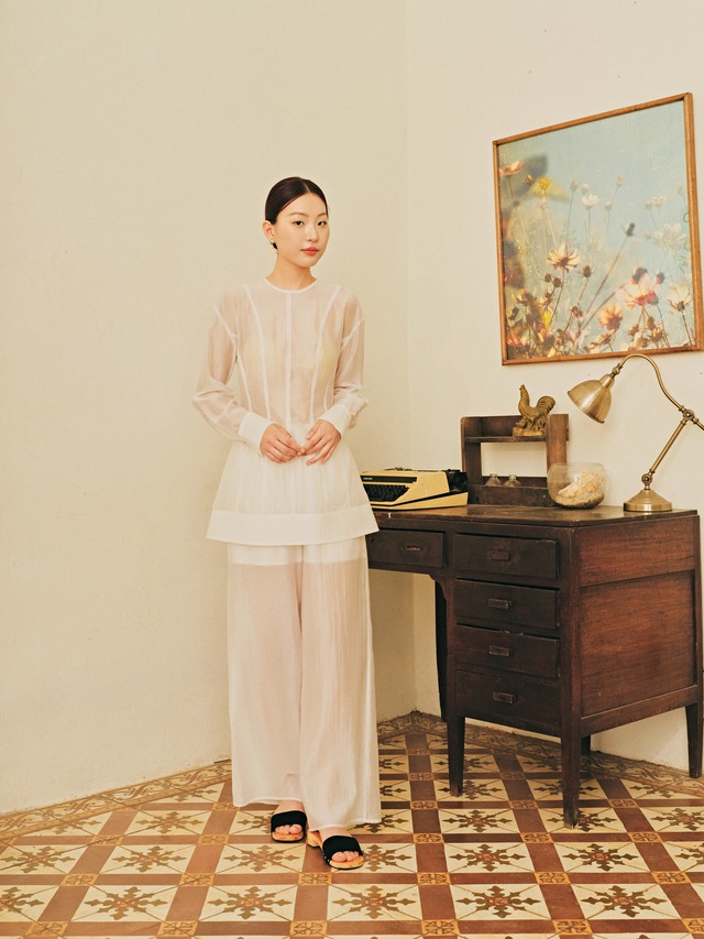 Ngoài áo dài, đây là những gợi ý mặc đẹp ngày đầu năm- Ảnh 5.