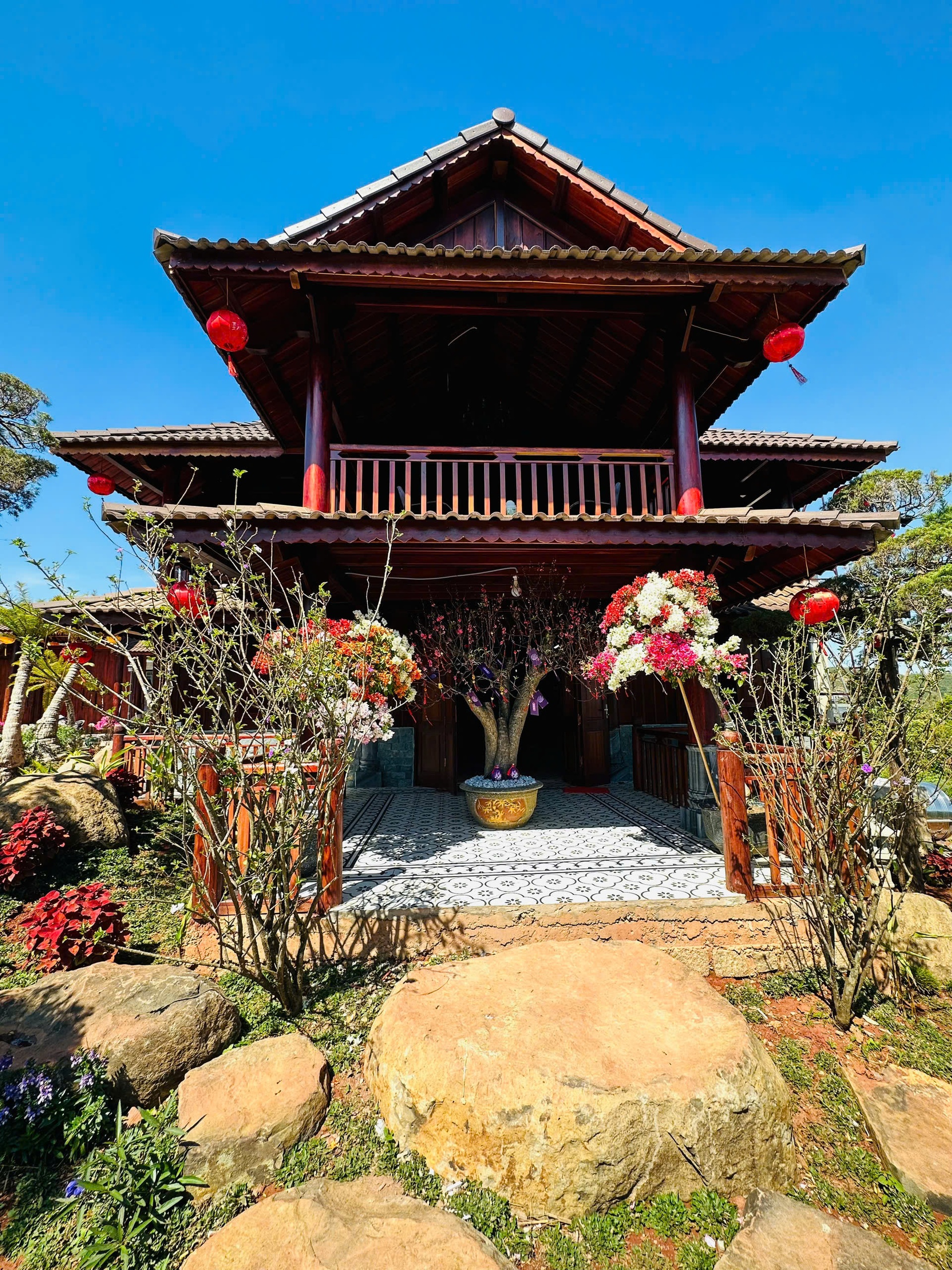 Biệt phủ 10.000m2 của Hoàng Mập: Kỳ công mang đào từ Hà Nội, cho ở miễn phí - 4