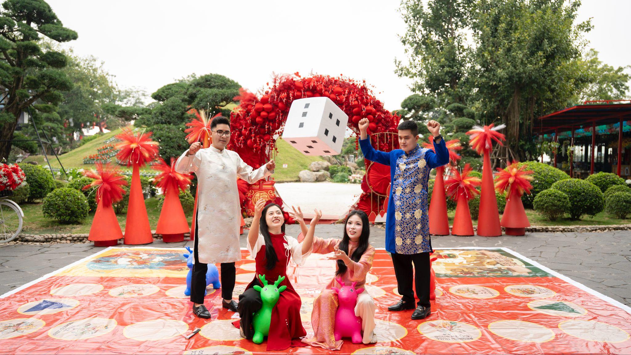 Du khách đổ về Sun World Ha Long ​check-in linh vật ngựa, nghe Xẩm Xuân, chơi cá ngựa khổng lồ ngày đầu năm - 6