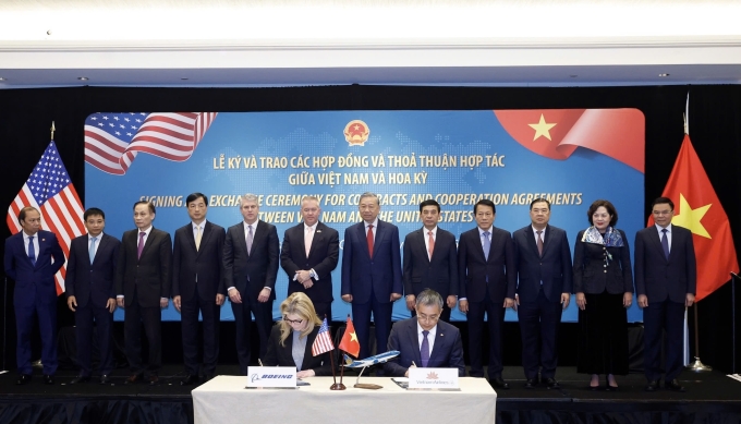 Vietnam Airlines ký thỏa thuận mua 50 tàu bay của Boeing trước sự chứng kiến của Tổng Bí thư Tô Lâm. Ảnh: VNA