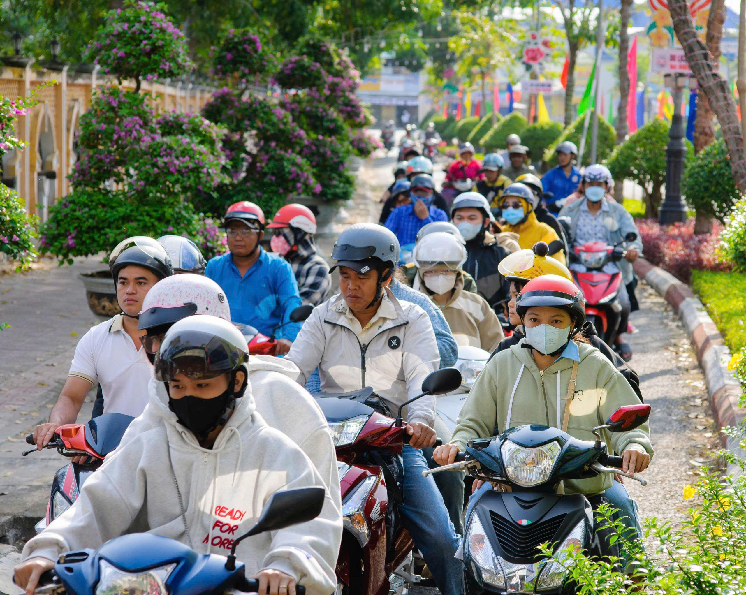 Bất ngờ lượng khách du xuân vùng Bảy Núi và Phú Quốc 2 Khách du Xuân vùng Bảy Núi và Phú Quốc bất ngờ tăng cao trong 3 ngày Tết - Ảnh 2.