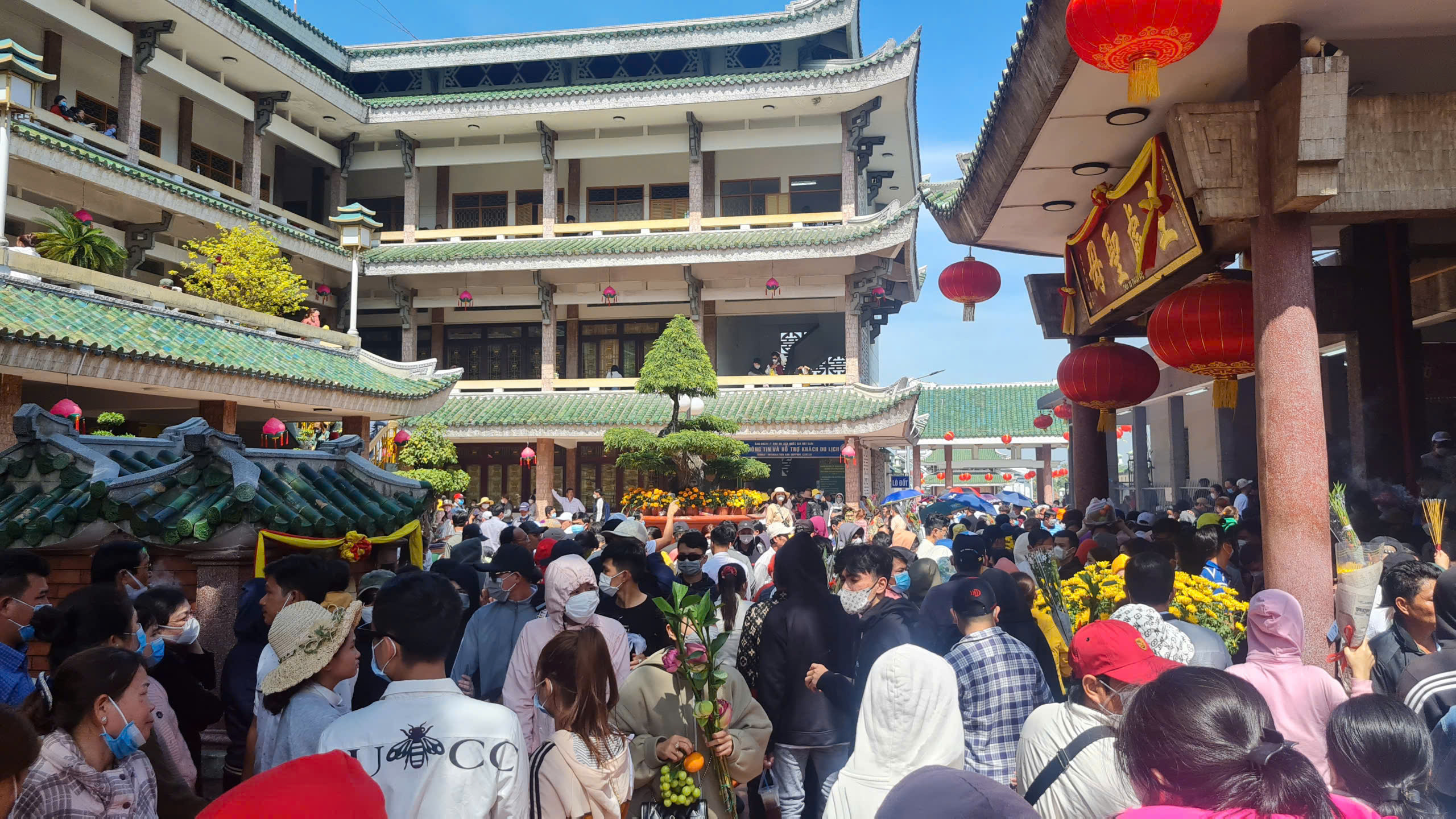 Bất ngờ lượng khách du xuân vùng Bảy Núi và Phú Quốc 25 Khách du Xuân vùng Bảy Núi và Phú Quốc bất ngờ tăng cao trong 3 ngày Tết - Ảnh 25.