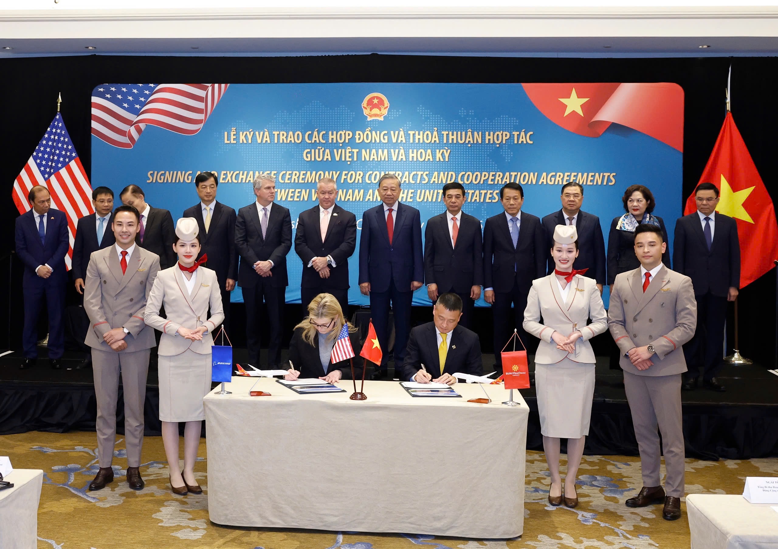 Sun PhuQuoc Airways và Boeing ký thỏa thuận mua 40 