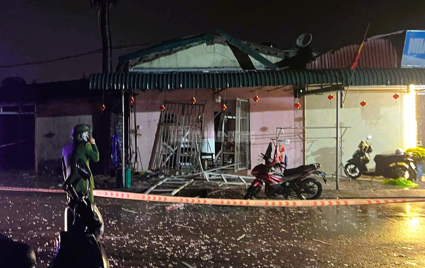 Sức khỏe 10 nạn nhân trong vụ em rể ném mìn vào nhà anh vợ ngày mùng 2 Tết- Ảnh 3. Sức khỏe 10 nạn nhân trong vụ em rể ném mìn vào nhà anh vợ ngày mùng 2 Tết- Ảnh 3.