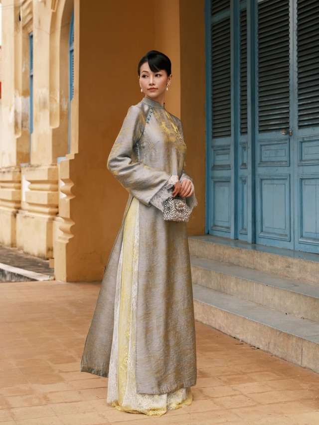 Tôn vinh trang phục ngày tết với túi ngọc trai kiêu sa- Ảnh 2. Tôn vinh trang phục ngày tết với túi ngọc trai kiêu sa- Ảnh 2.