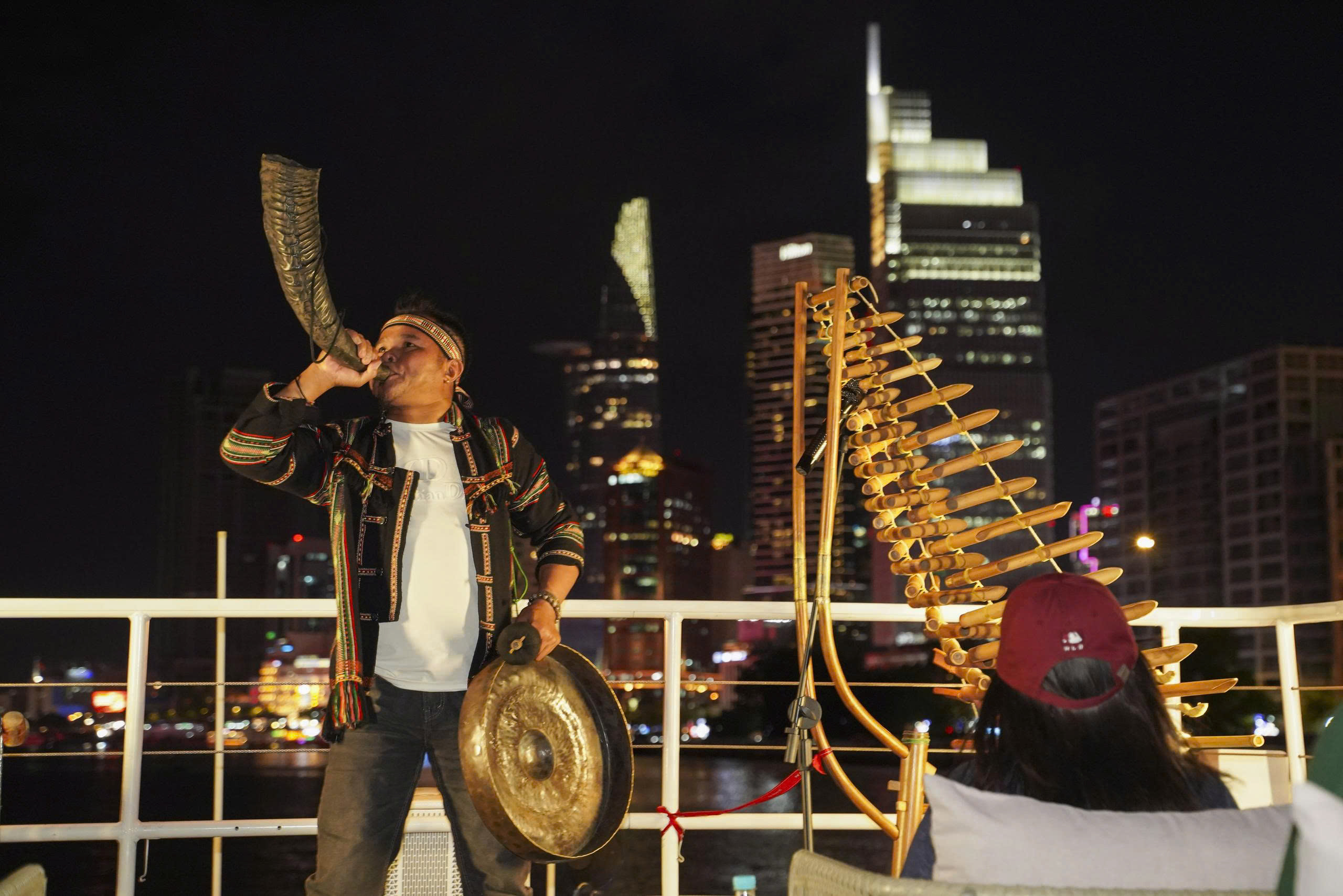 Khách du Xuân nườm nượp kỳ nghỉ Tết dài 2026 , thị trường du lịch bùng nổ - Ảnh 8.