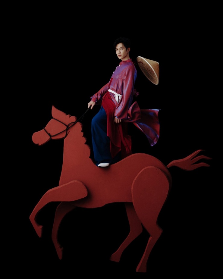 Sơn Tùng M-TP khác lạ, Anh Tú Atus mặc đẹp nhất dàn sao nam đón Tết Bính Ngọ - 2