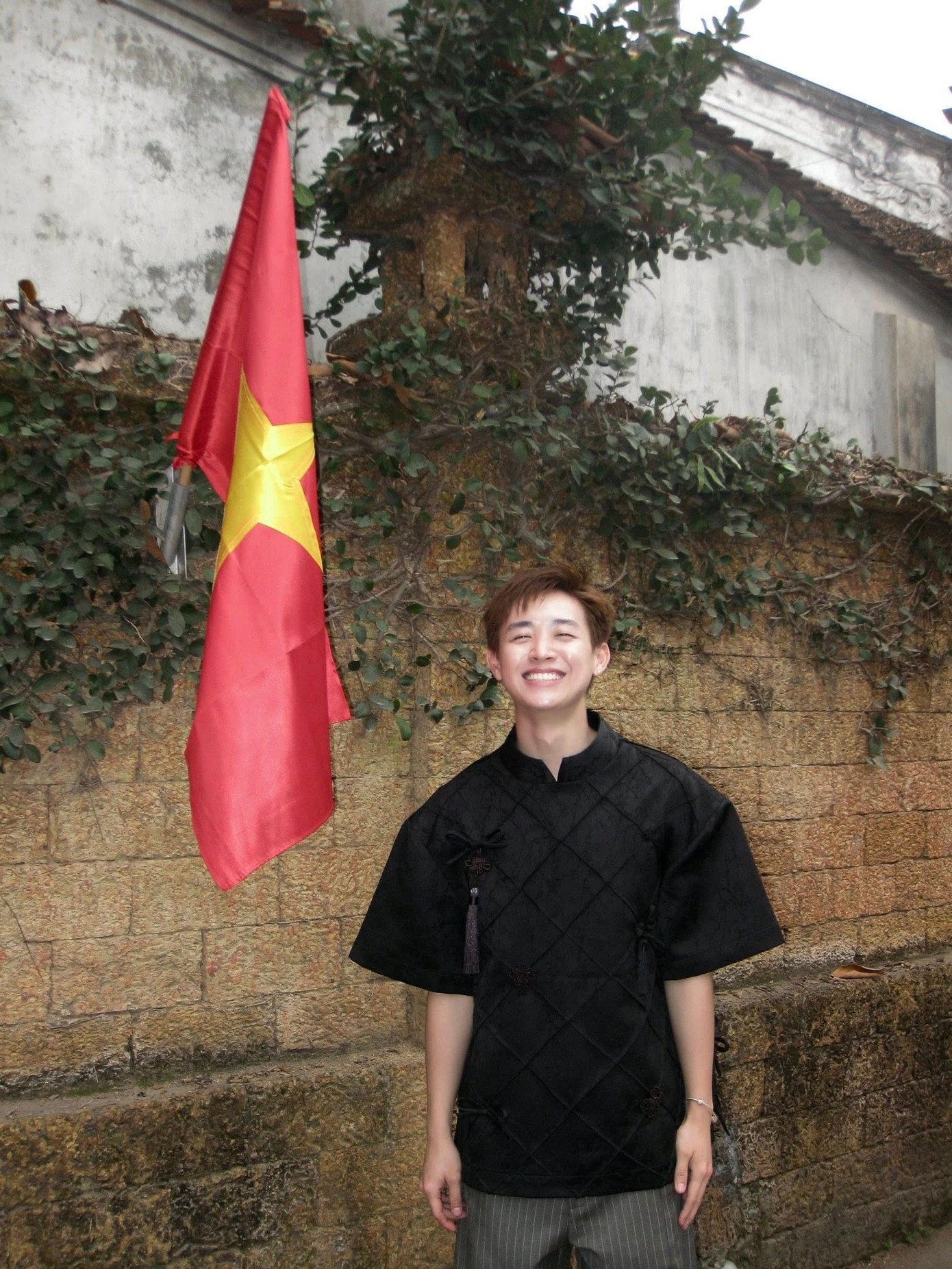 Sơn Tùng M-TP khác lạ, Anh Tú Atus mặc đẹp nhất dàn sao nam đón Tết Bính Ngọ - 9