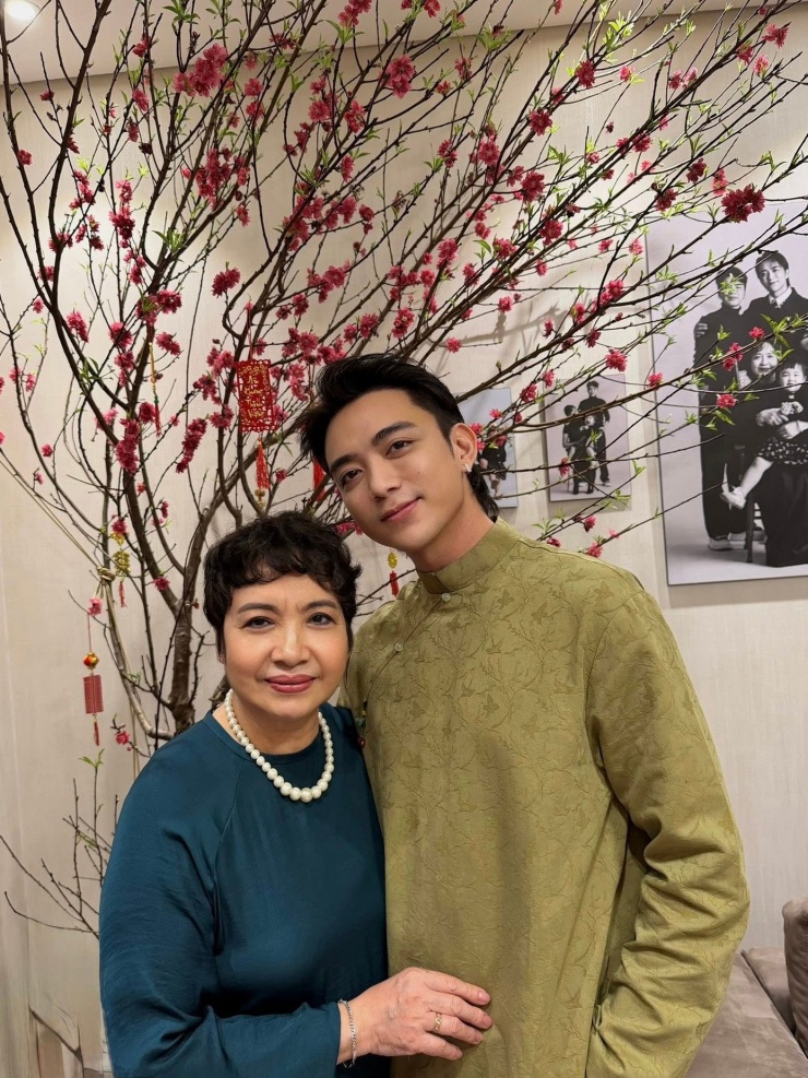 Sơn Tùng M-TP khác lạ, Anh Tú Atus mặc đẹp nhất dàn sao nam đón Tết Bính Ngọ - 10