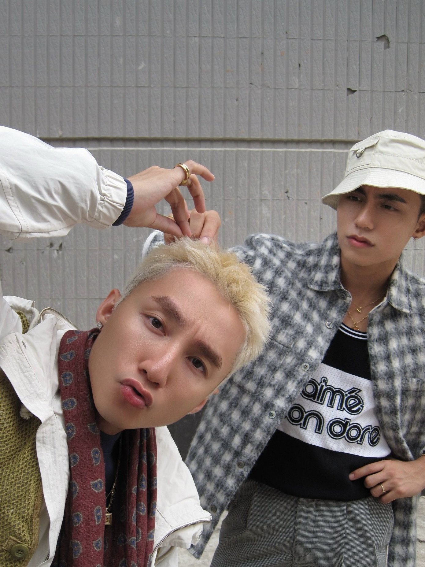 Sơn Tùng M-TP khác lạ, Anh Tú Atus mặc đẹp nhất dàn sao nam đón Tết Bính Ngọ - 17